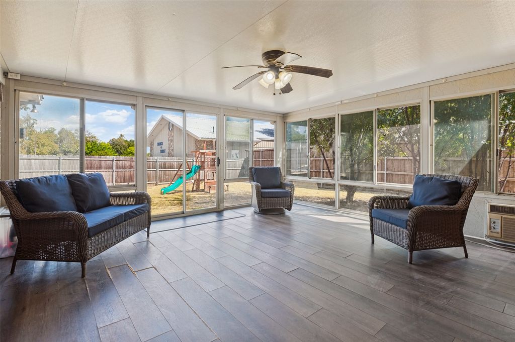 701 Carlisle Court, Lake Dallas, TX 75065 — photo 3