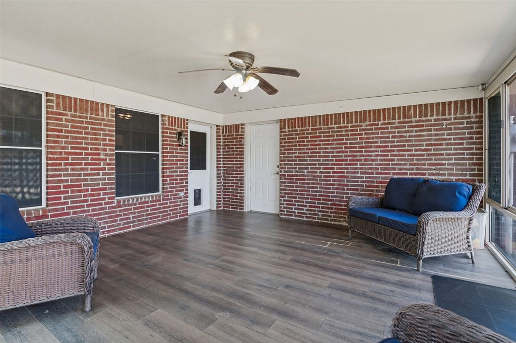 701 Carlisle Court, Lake Dallas, TX 75065 — photo 4