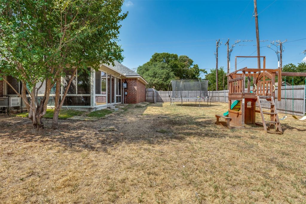 701 Carlisle Court, Lake Dallas, TX 75065 — photo 5