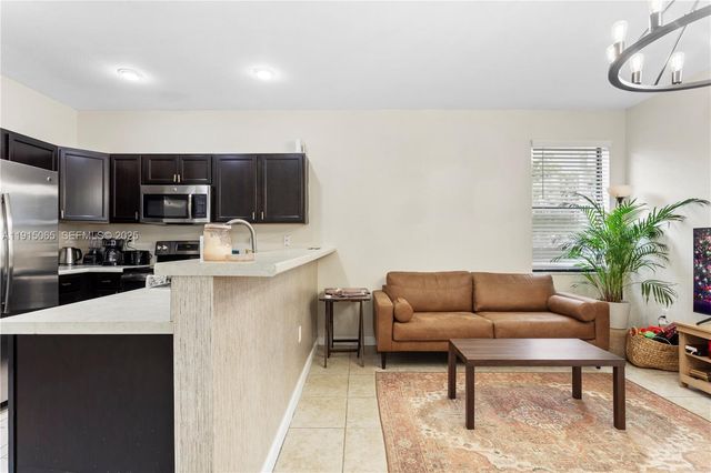 3209 SE 4th Ct, Homestead, FL 33033