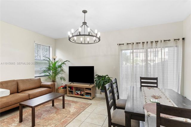 3209 SE 4th Ct, Homestead, FL 33033