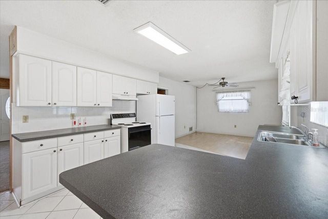 140 PATLIN CIRCLE E, Largo, FL 33770