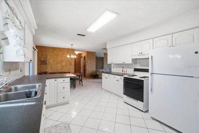 140 PATLIN CIRCLE E, Largo, FL 33770