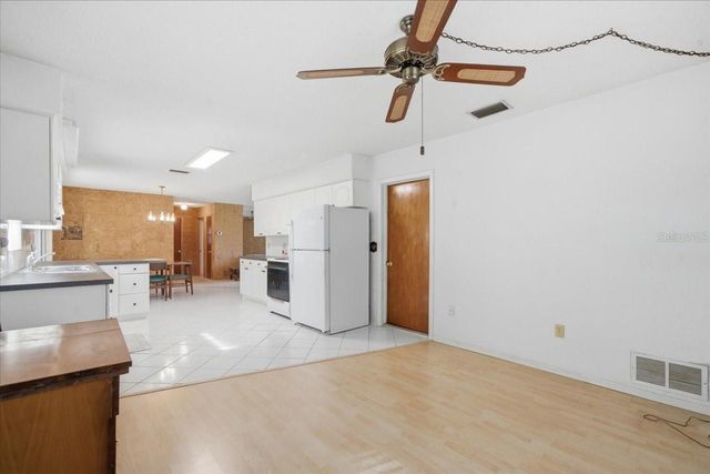 140 PATLIN CIRCLE E, Largo, FL 33770