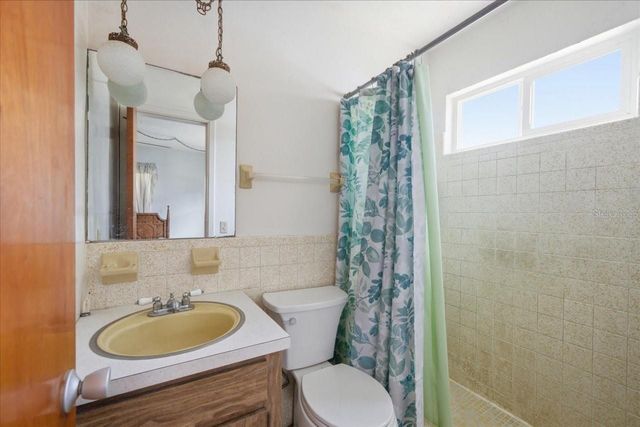 140 PATLIN CIRCLE E, Largo, FL 33770