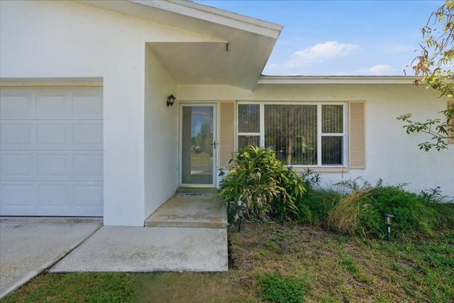 140 PATLIN CIRCLE E, Largo, FL 33770