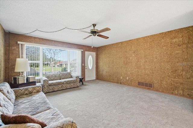 140 PATLIN CIRCLE E, Largo, FL 33770