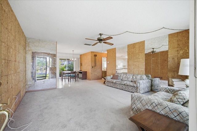 140 PATLIN CIRCLE E, Largo, FL 33770