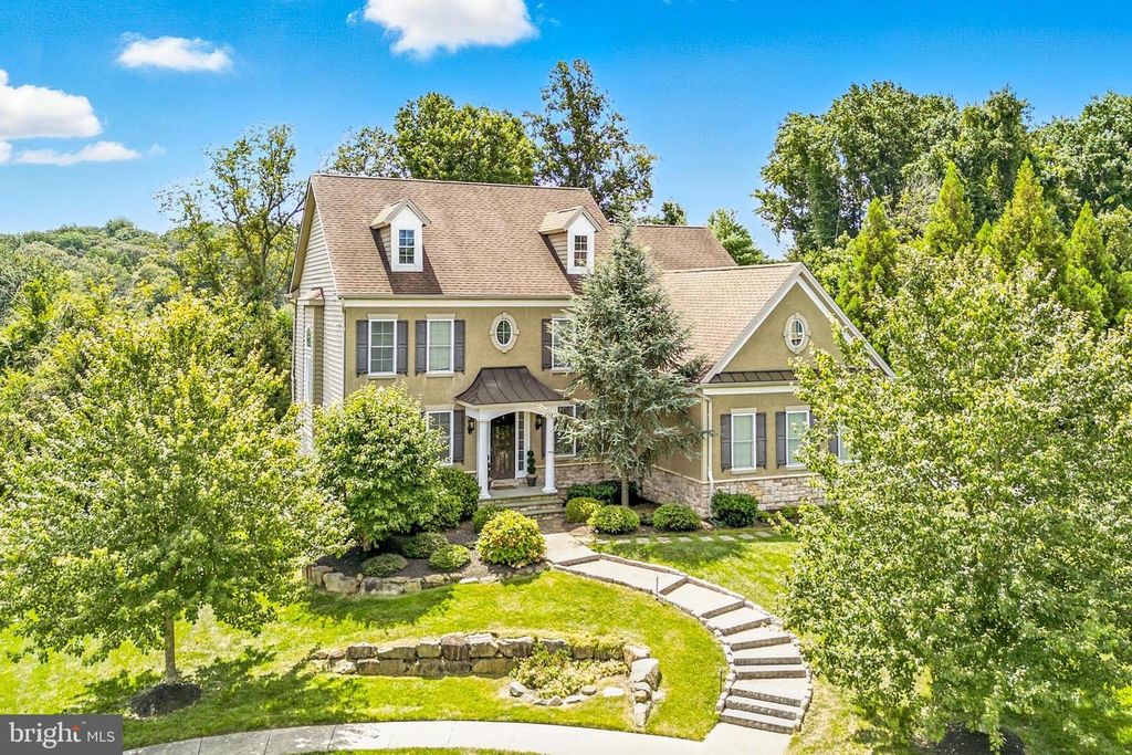 24 OAKMONT CIR, Glen Mills, PA 19342