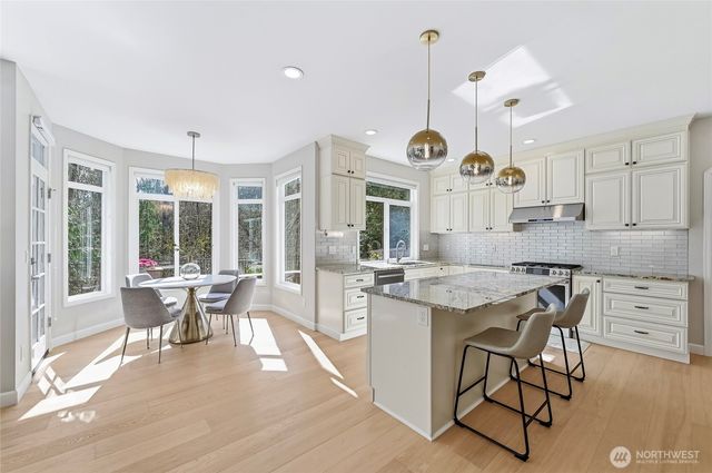 20573 NE 33rd Ct, Sammamish, WA 98074