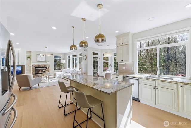 20573 NE 33rd Ct, Sammamish, WA 98074