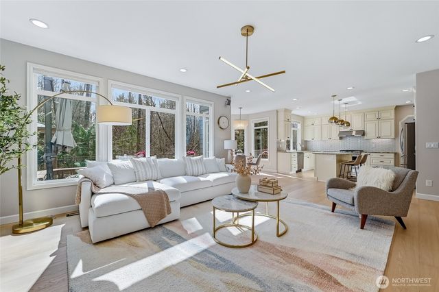 20573 NE 33rd Ct, Sammamish, WA 98074