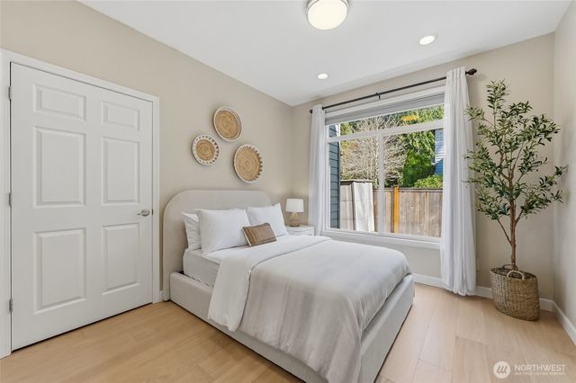 20573 NE 33rd Ct, Sammamish, WA 98074