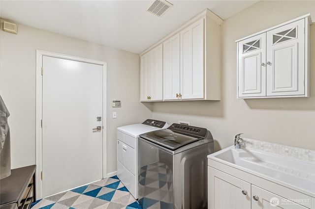 20573 NE 33rd Ct, Sammamish, WA 98074