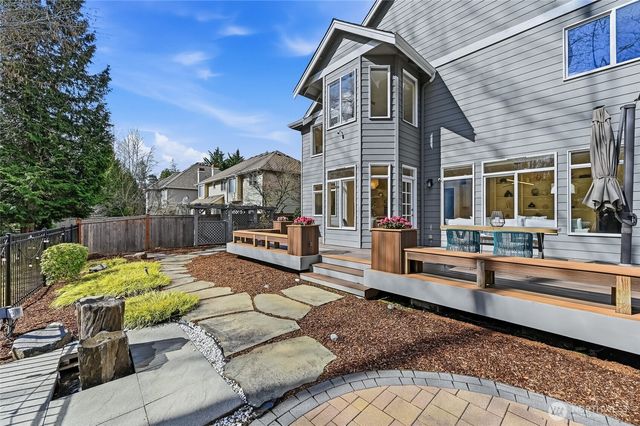 20573 NE 33rd Ct, Sammamish, WA 98074