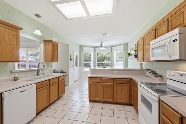 121 S Blue Bonnet Circle, Justin, TX 76247