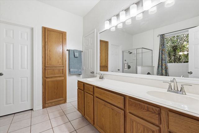 121 S Blue Bonnet Circle, Justin, TX 76247