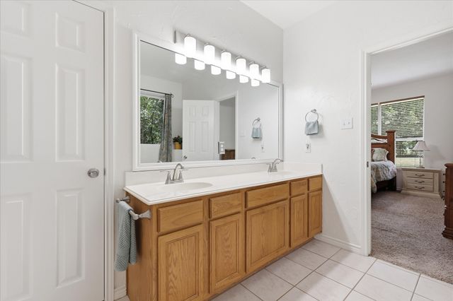 121 S Blue Bonnet Circle, Justin, TX 76247