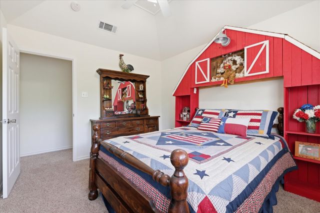 121 S Blue Bonnet Circle, Justin, TX 76247