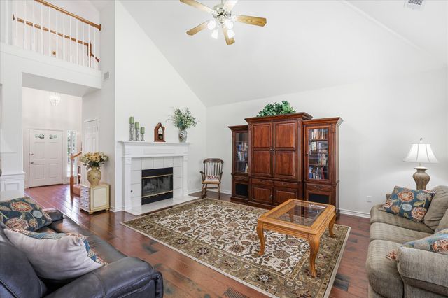 121 S Blue Bonnet Circle, Justin, TX 76247