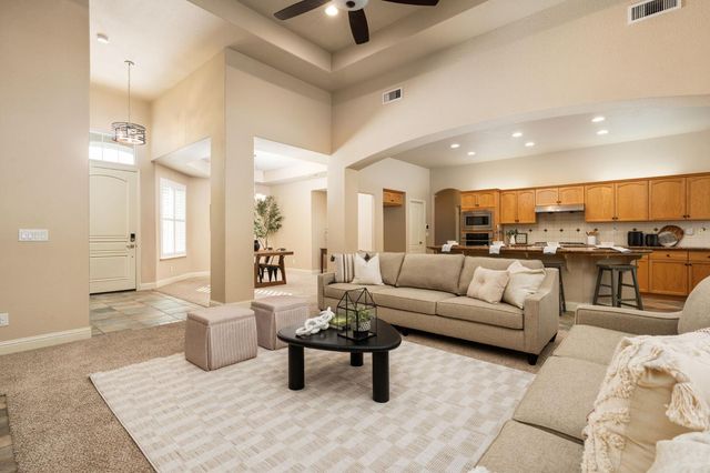 2735 Prescott Avenue, Clovis, CA 93619