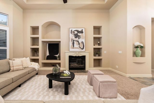 2735 Prescott Avenue, Clovis, CA 93619