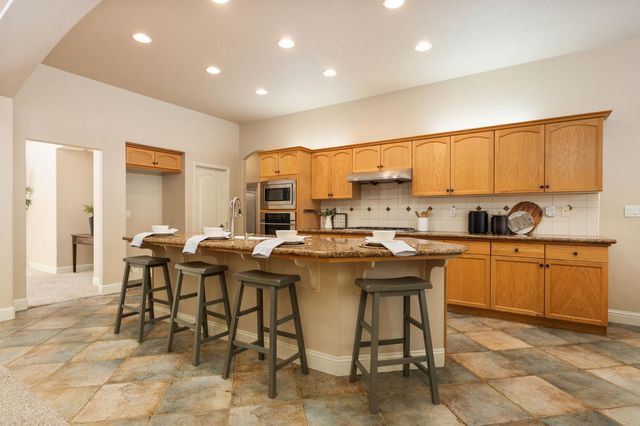 2735 Prescott Avenue, Clovis, CA 93619