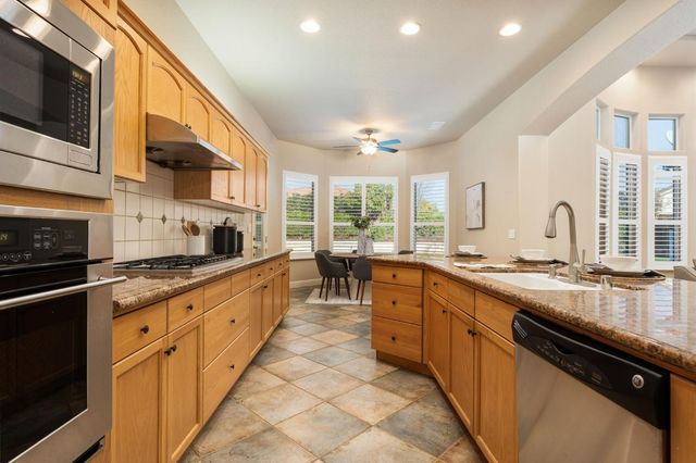 2735 Prescott Avenue, Clovis, CA 93619