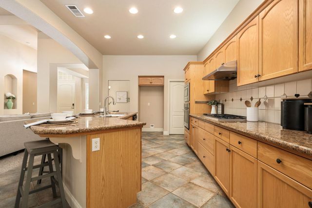 2735 Prescott Avenue, Clovis, CA 93619