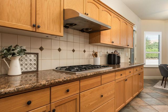 2735 Prescott Avenue, Clovis, CA 93619