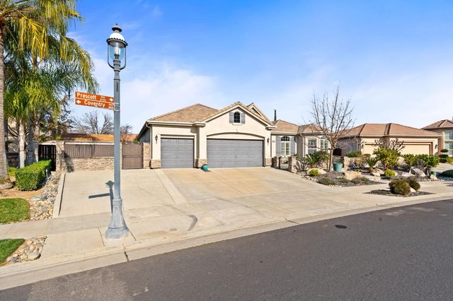 2735 Prescott Avenue, Clovis, CA 93619