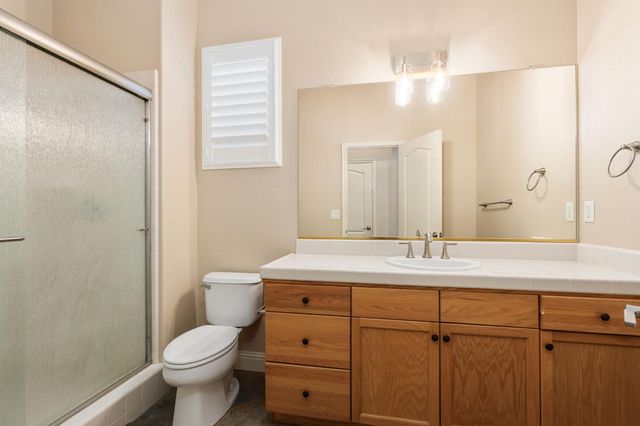 2735 Prescott Avenue, Clovis, CA 93619