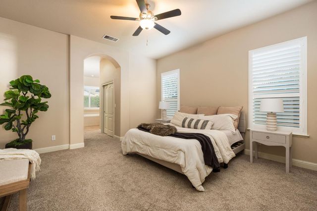 2735 Prescott Avenue, Clovis, CA 93619