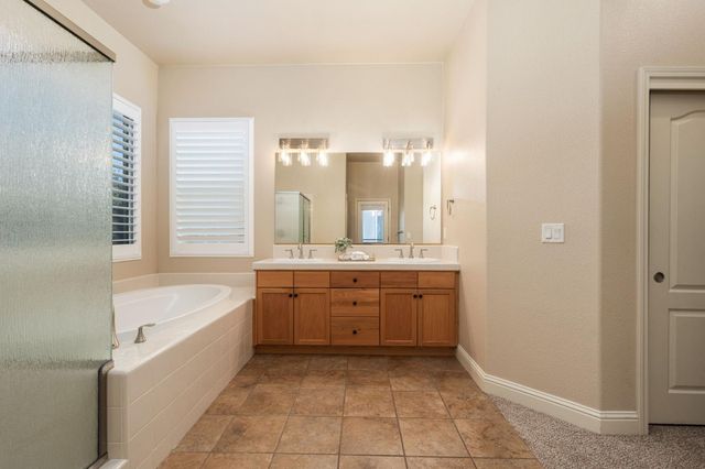 2735 Prescott Avenue, Clovis, CA 93619