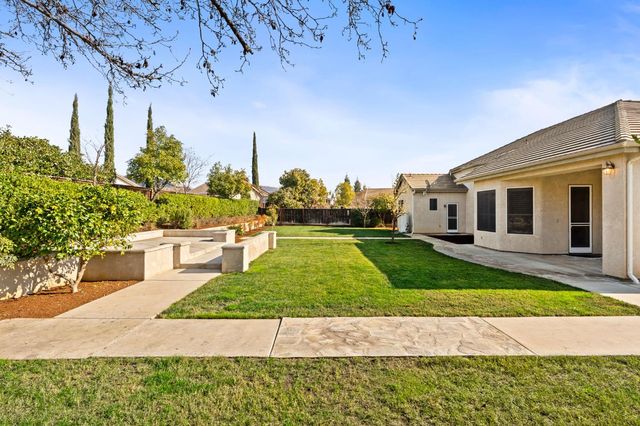 2735 Prescott Avenue, Clovis, CA 93619