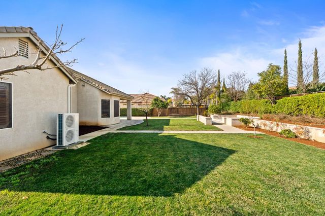 2735 Prescott Avenue, Clovis, CA 93619