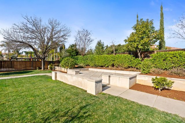 2735 Prescott Avenue, Clovis, CA 93619