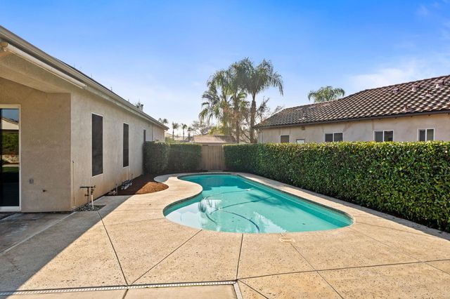 2735 Prescott Avenue, Clovis, CA 93619