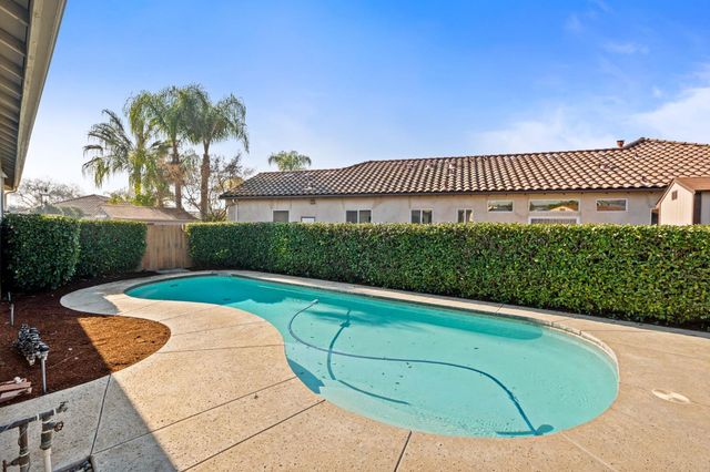 2735 Prescott Avenue, Clovis, CA 93619