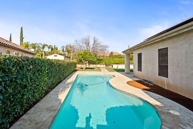 2735 Prescott Avenue, Clovis, CA 93619