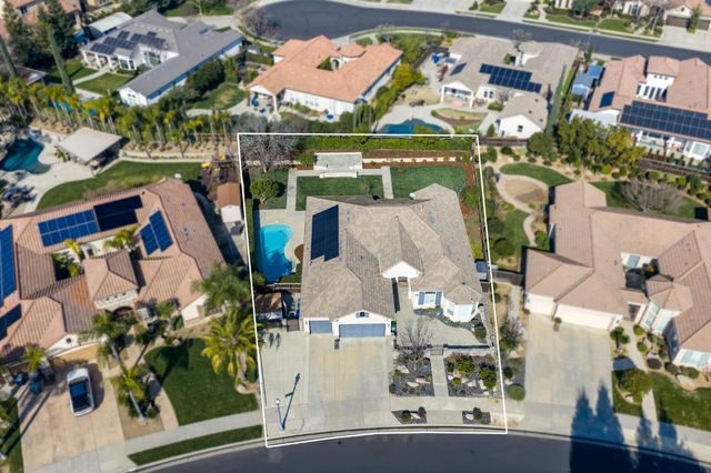 2735 Prescott Avenue, Clovis, CA 93619