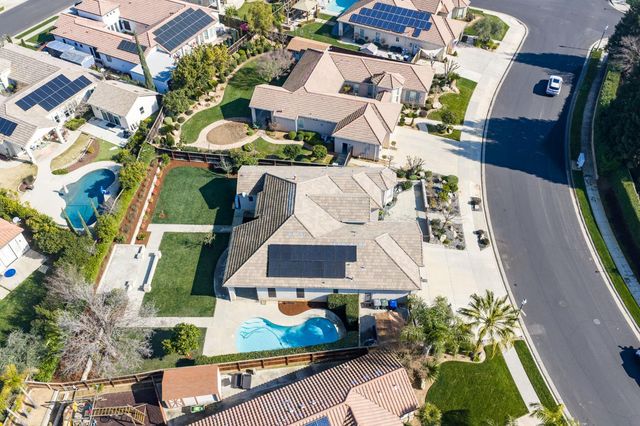 2735 Prescott Avenue, Clovis, CA 93619