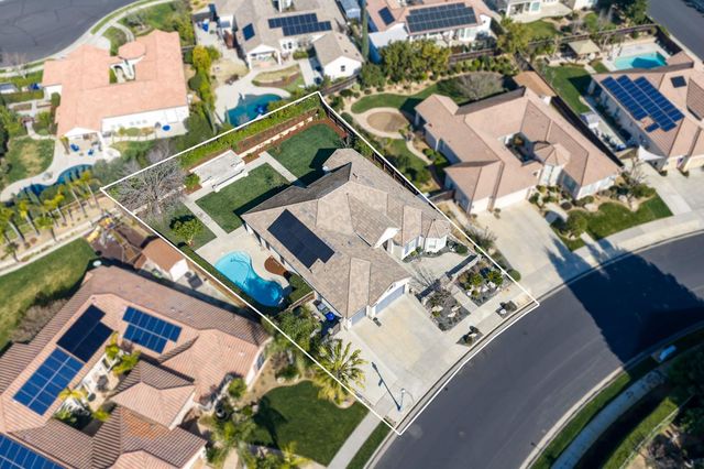 2735 Prescott Avenue, Clovis, CA 93619