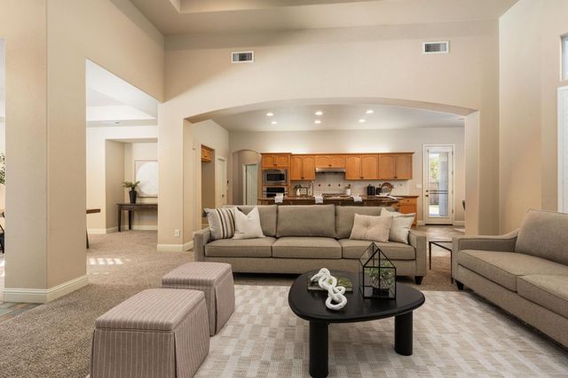 2735 Prescott Avenue, Clovis, CA 93619