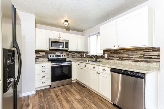 3748 W LEWISPORT, West Jordan, UT 84084