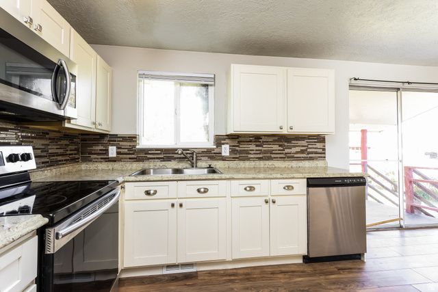 3748 W LEWISPORT, West Jordan, UT 84084