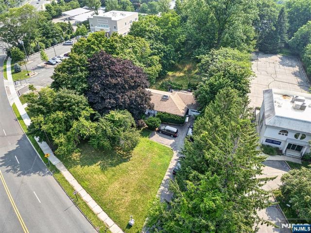 214 Berdan Avenue, Wayne, NJ 07470