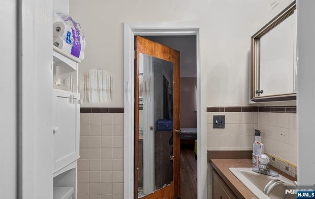 214 Berdan Avenue, Wayne, NJ 07470