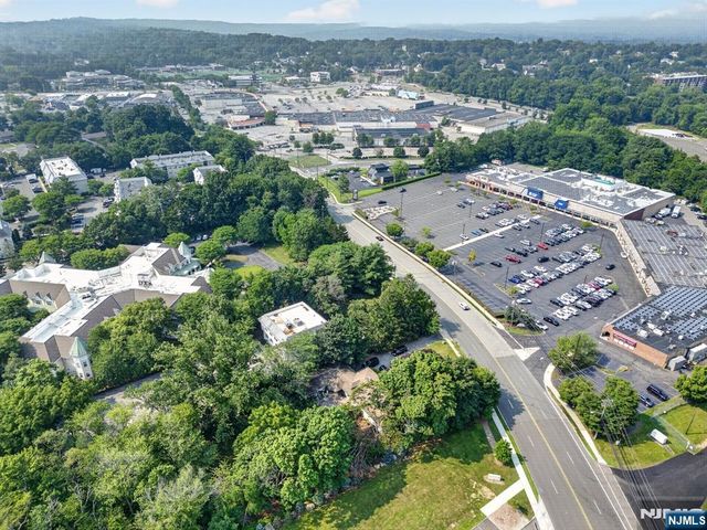 214 Berdan Avenue, Wayne, NJ 07470
