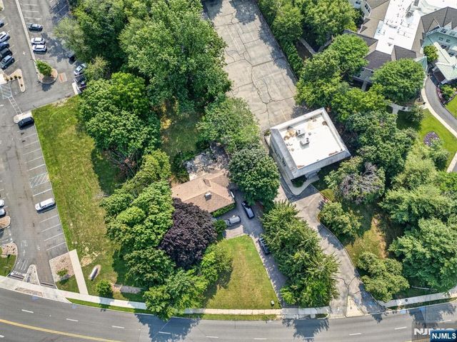 214 Berdan Avenue, Wayne, NJ 07470